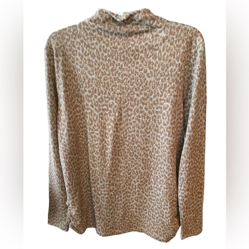 LEOPARD DESIGN LIGHTWEIGHT SWEATER, SZ LG